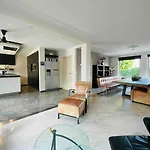 Villa Xxl House With Free Parking & 3 Bedrooms *