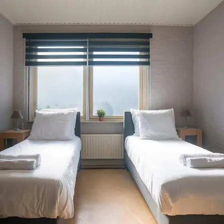 Xxl House With Free Parking & 3 Bedrooms ヴィラ *