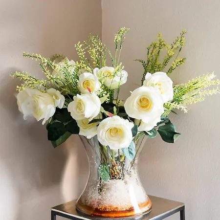 Xxl House With Free Parking & 3 Bedrooms