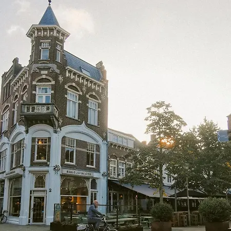 Xxl House With Free Parking & 3 Bedrooms