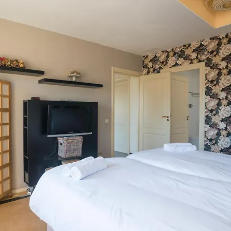 Xxl House With Free Parking & 3 Bedrooms * Tilburg
