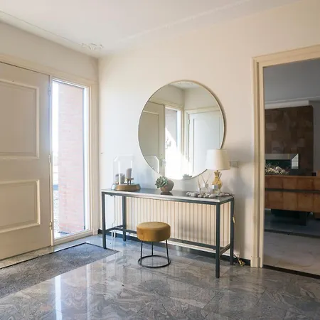 Xxl House With Free Parking & 3 Bedrooms