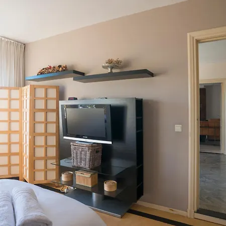 Xxl House With Free Parking & 3 Bedrooms Villa