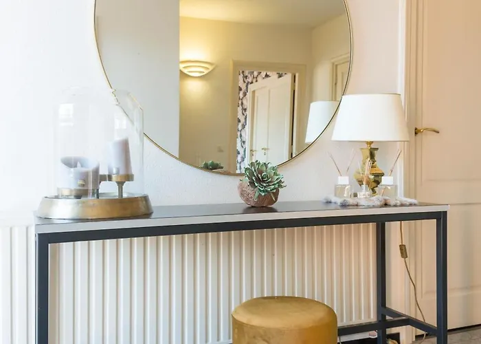 Xxl House With Free Parking & 3 Bedrooms