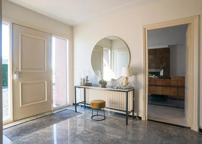 Xxl House With Free Parking & 3 Bedrooms