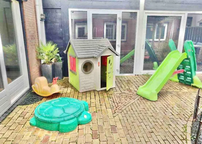 Xxl House With Free Parking & 3 Bedrooms Тилбург