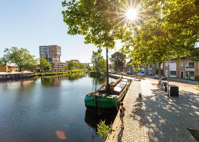 Xxl House With Free Parking & 3 Bedrooms